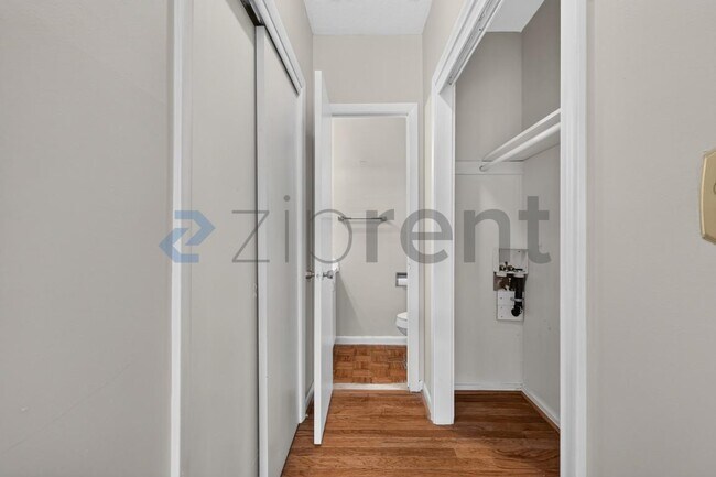 Building Photo - Unit A7