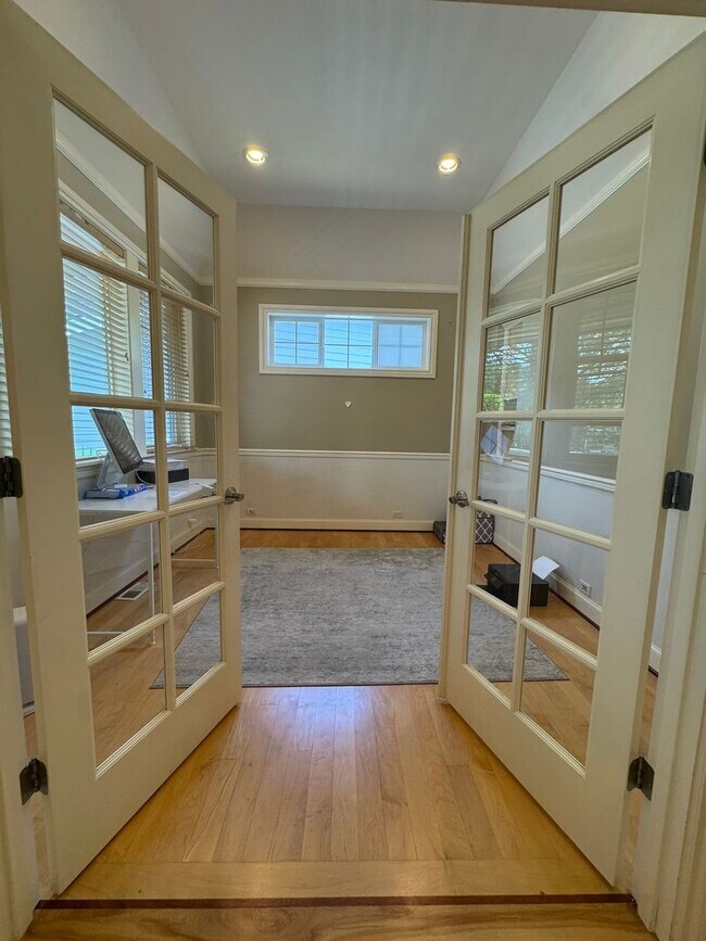 Building Photo - 4bd/2.5ba Sammamish Home