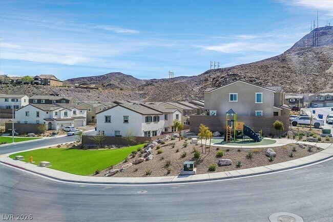 Building Photo - 352 Rosefinch St