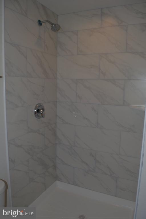 Building Photo - 7631 Ridge Ave