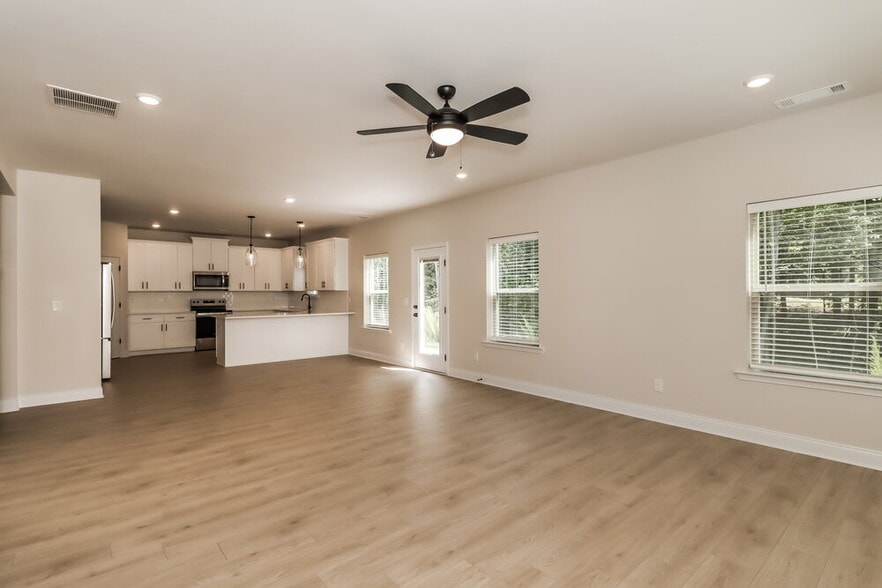Building Photo - 340 Cantrell Dr