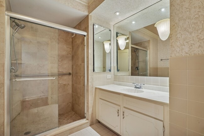 Building Photo - 1 Euclid Ave