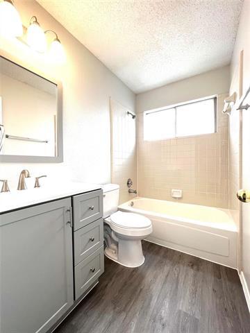 Building Photo - 6912 Hickory Creek