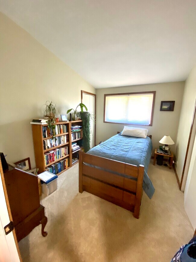 Bedroom 3 - 1402 Altamont St