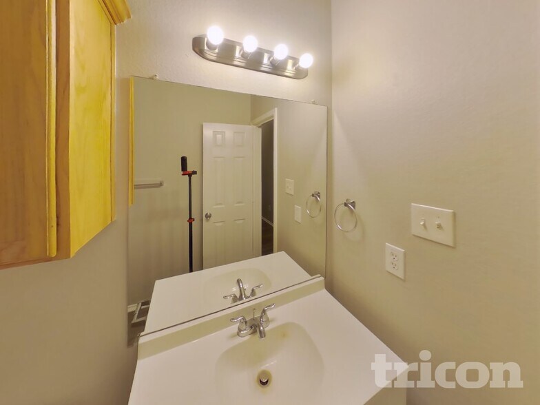 Building Photo - 2109 Pecan Creek Dr