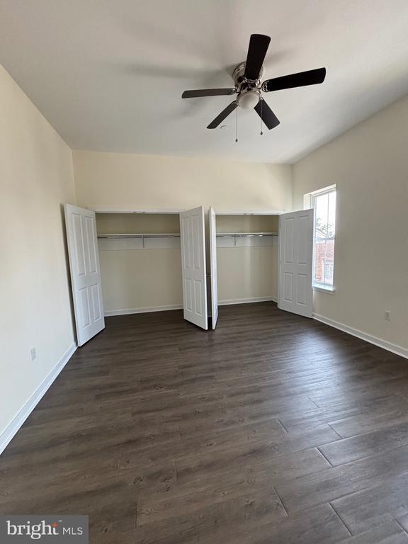 Building Photo - 320 Main St