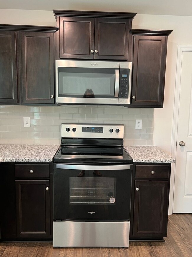 Building Photo - Pristine 3BR Townhouse in Arden