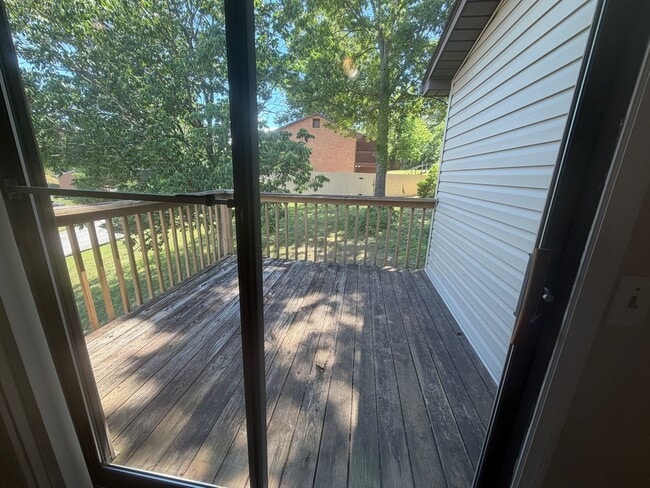 Building Photo - Salem duplex/townhouse