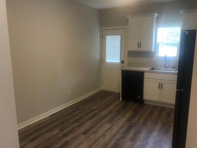 Building Photo - 949 Fulton St W