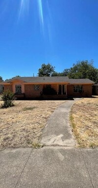 Building Photo - 1218 Parkdale Dr