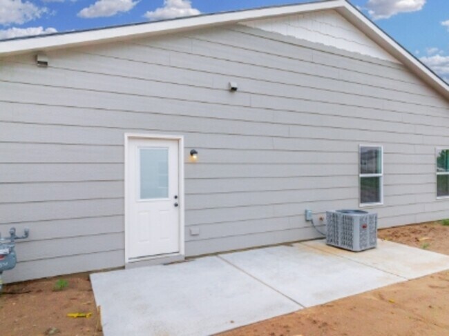 Building Photo - 12704 W Cowboy St