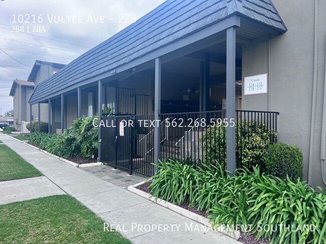 Building Photo - 2 Bedroom/ 2 Bath Spacious Apartment in Do...