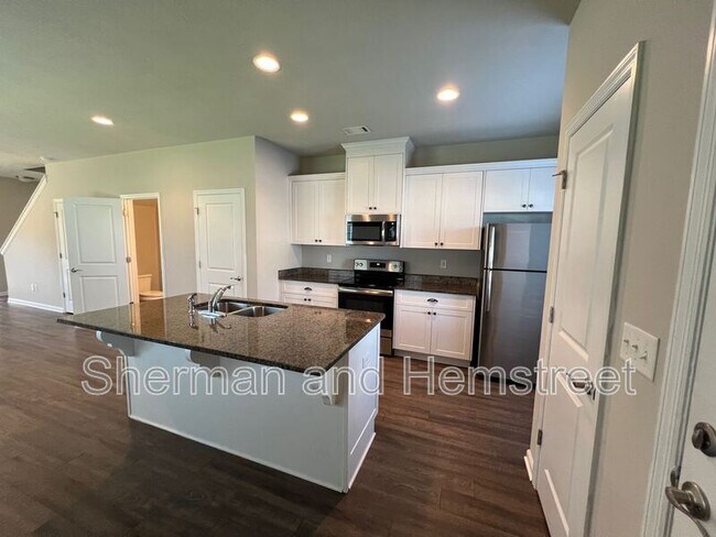 Building Photo - 614 Dobhill Ln