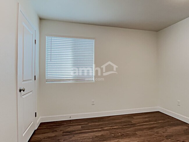 Building Photo - 716 Terrain Star Ave