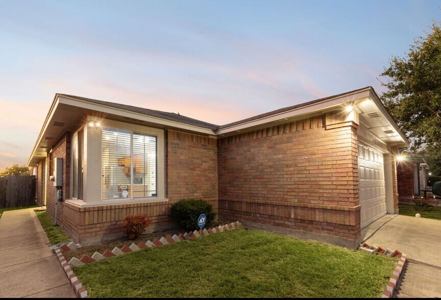 Building Photo - 13326 James Monroe St