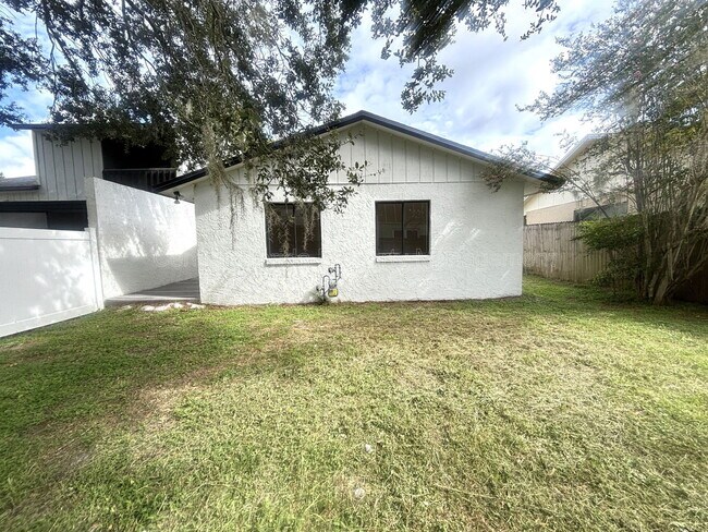 Building Photo - 640 Macduff Ln