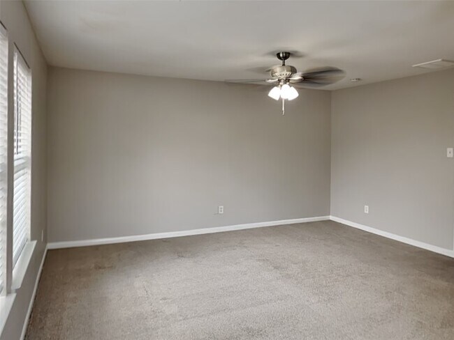Building Photo - 7711 Cypress Edge Dr