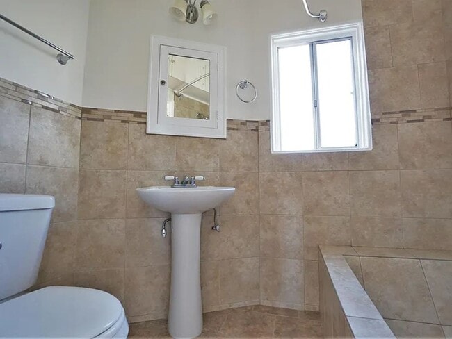 Building Photo - 1802 Meade Ave