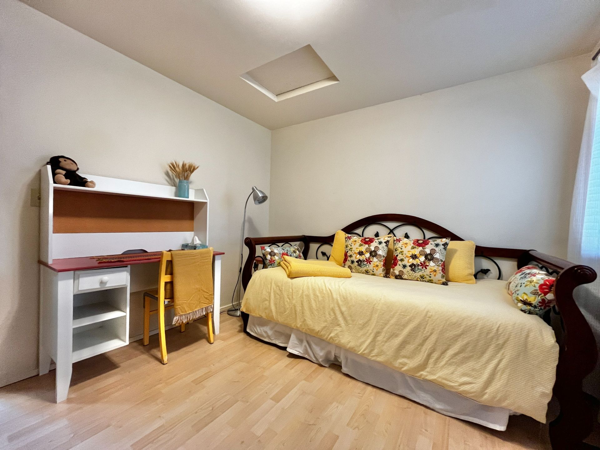 Building Photo - 721 Cherry Ave NE