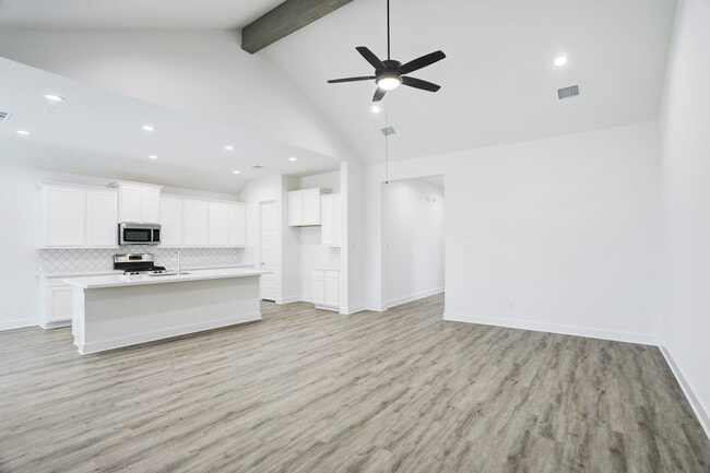 Building Photo - 3003 Lago Costa Dr