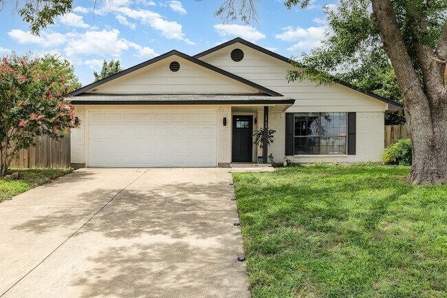 Building Photo - 1700 Delaford Cir