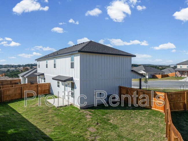 Building Photo - 106 Logan Ct