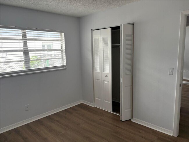 Building Photo - 2380 Timbercrest Cir W