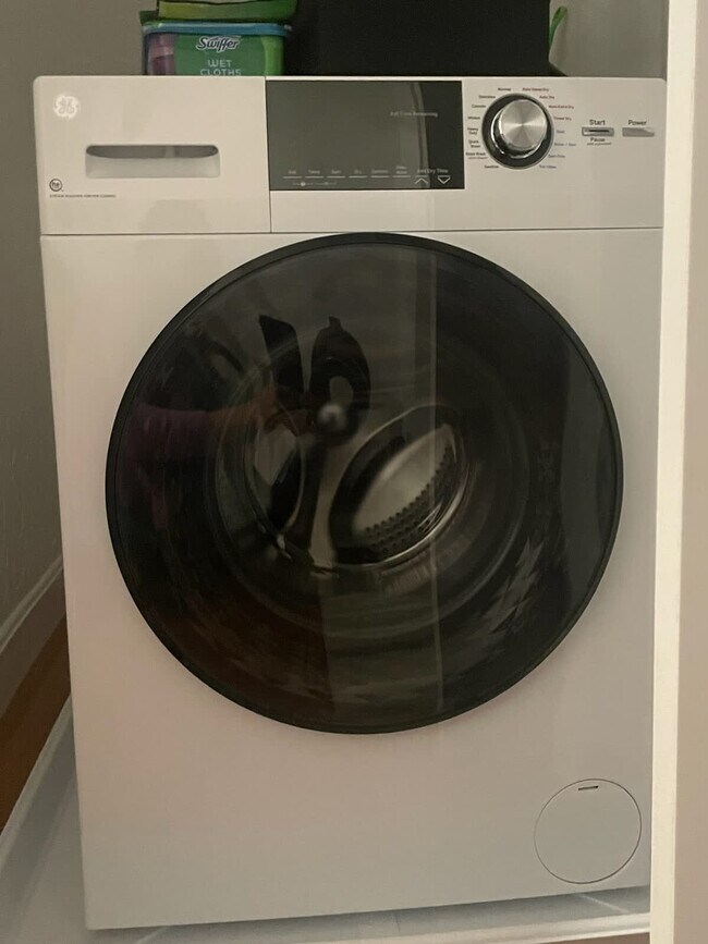 Building Photo - 21 Bullocks Point Ave