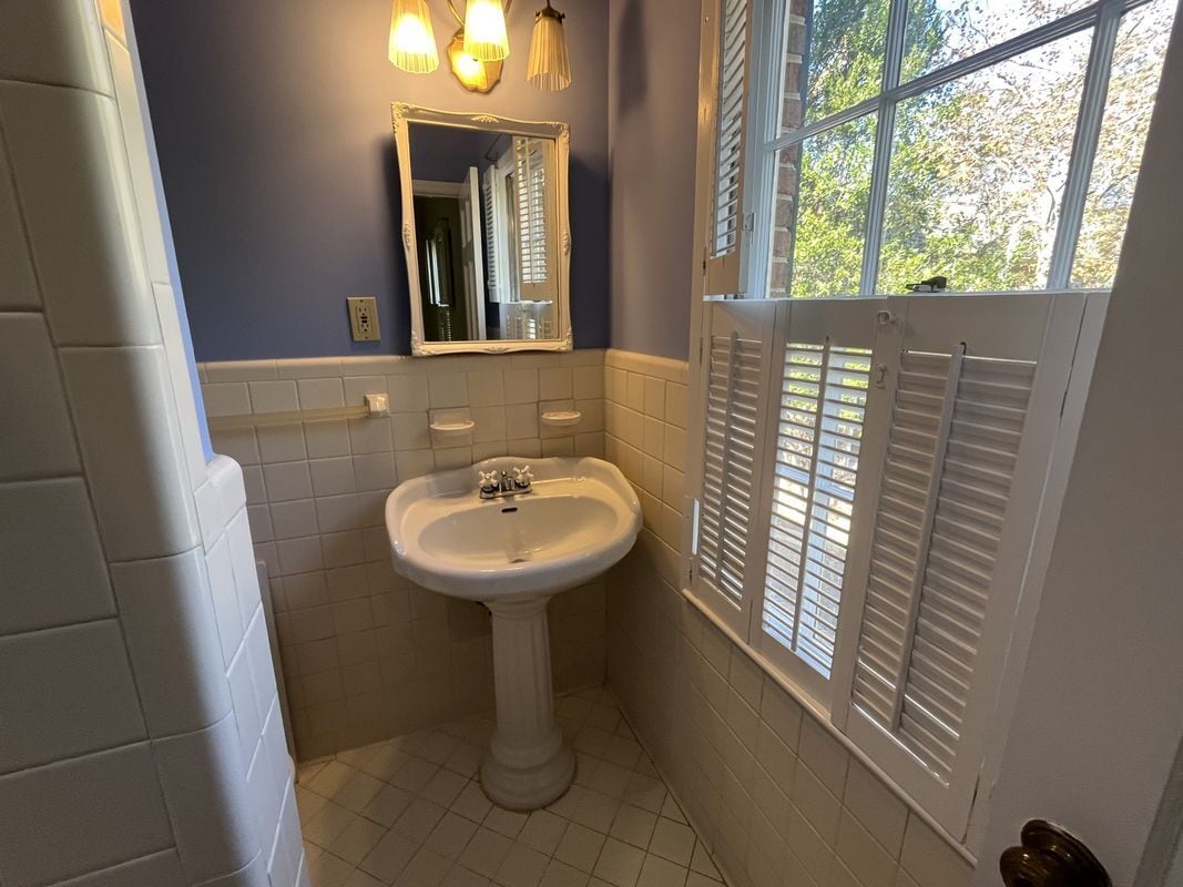 Building Photo - 3512 Paces Pl NW