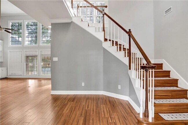 Building Photo - 2127 Ryegate Ct