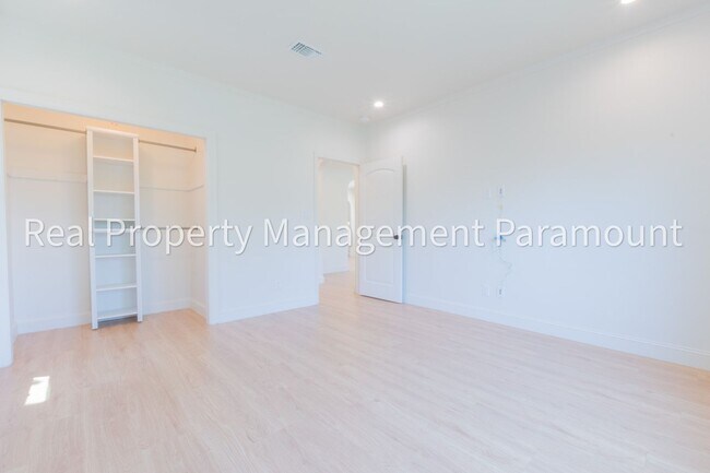 Building Photo - Beautiful Newly Renovated 3-Bedroom Home in a Prime Location