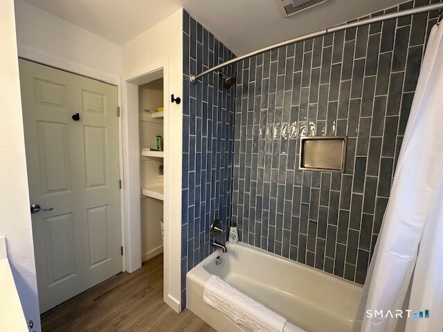 Building Photo - 15 Oakwood Rd