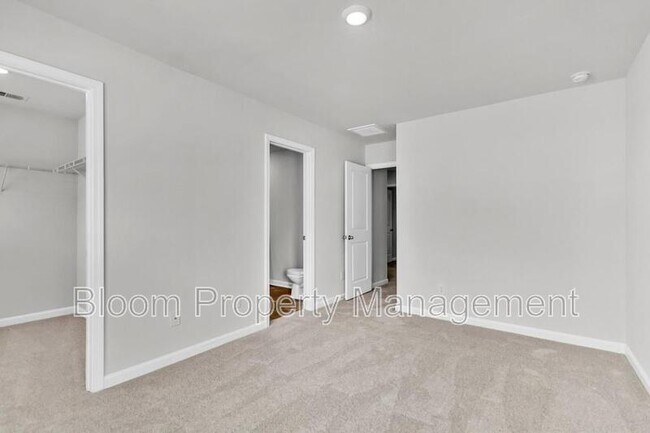 Building Photo - 159 Spencer Cir