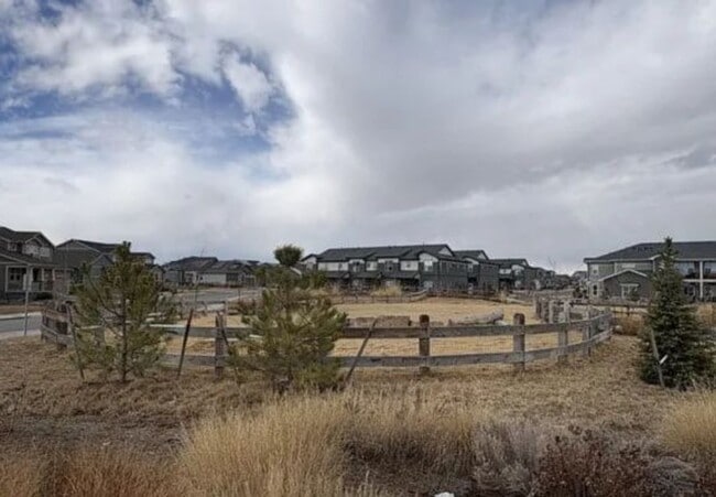 Building Photo - Elegant Townhome in Loveland