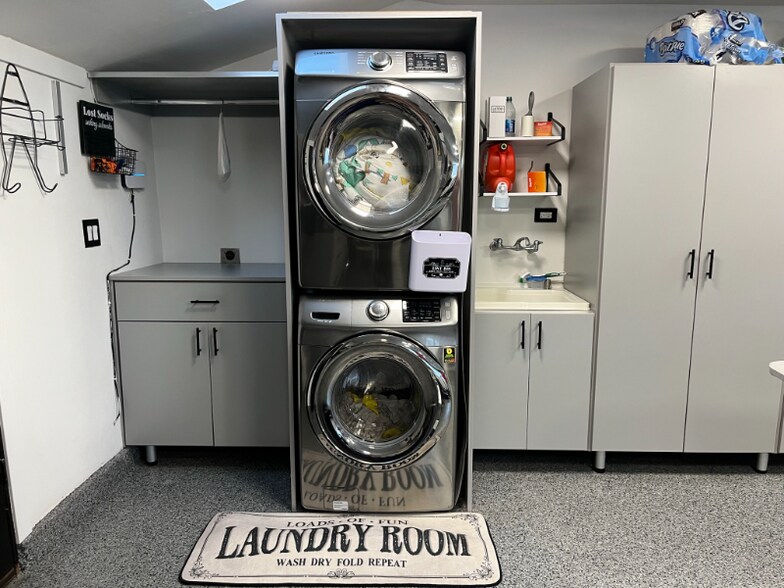 Building Photo - 6051 Flambeau Rd