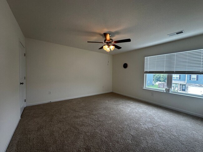 Building Photo - 3 bed/2.5 bath with garage - E Morristown, TN