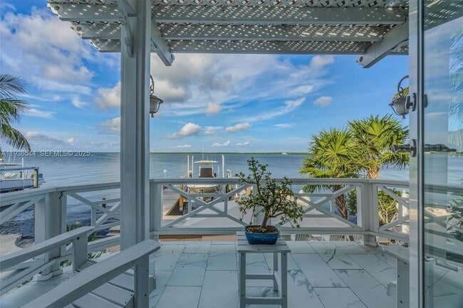 Building Photo - 16 North Dr