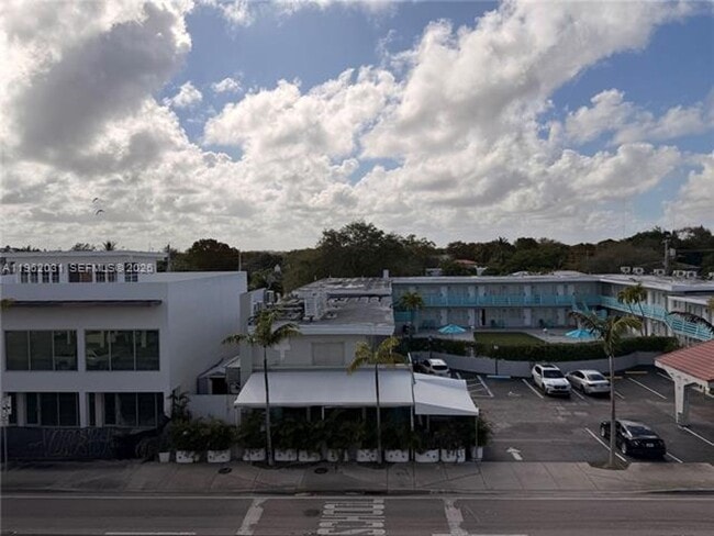 Building Photo - 6701 Biscayne Blvd