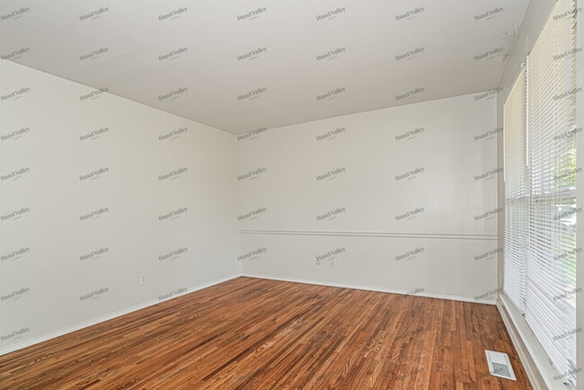 Building Photo - 5031 Tulip Tree Ln