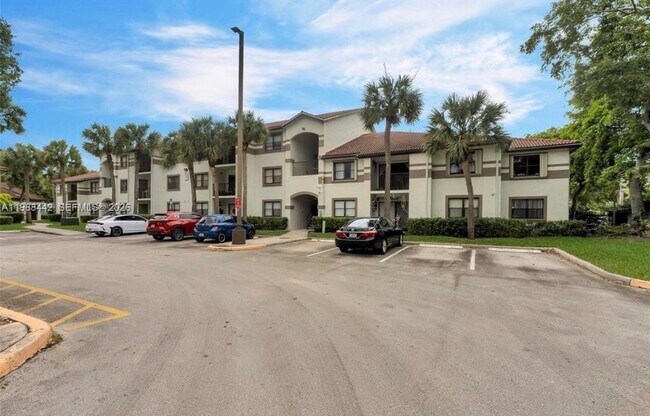 Building Photo - 570 S Park Rd