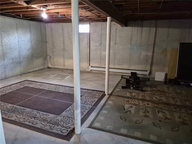 Building Photo - 130 Bliss St