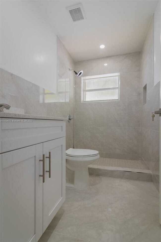 Building Photo - 2185 NW 41st St