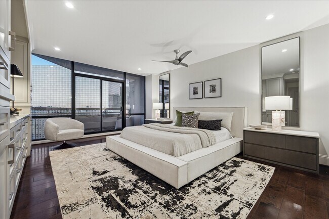 Building Photo - 15 Greenway Plz