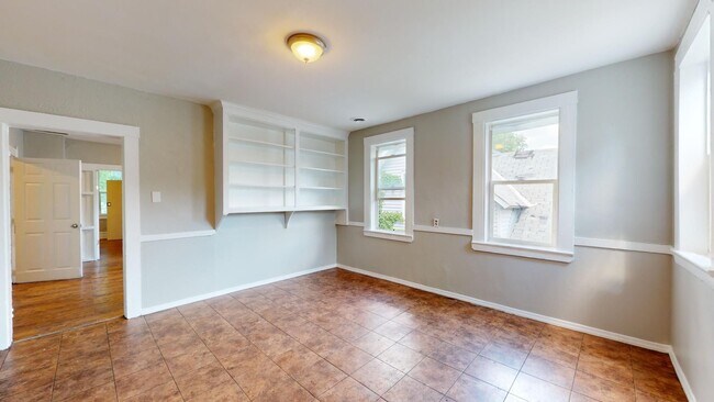 Building Photo - 3347 Seymour Ave
