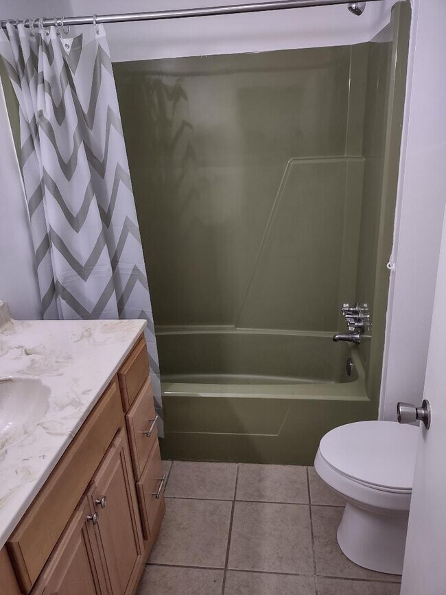 Building Photo - 890 Quadrilla St