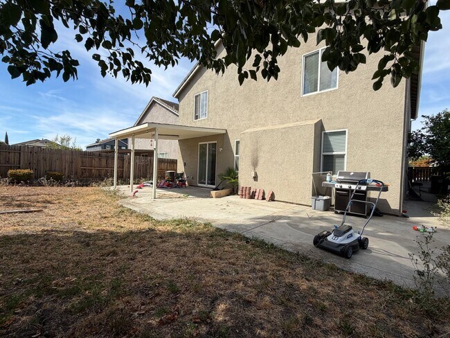 Building Photo - 12 Jackdaw Ct