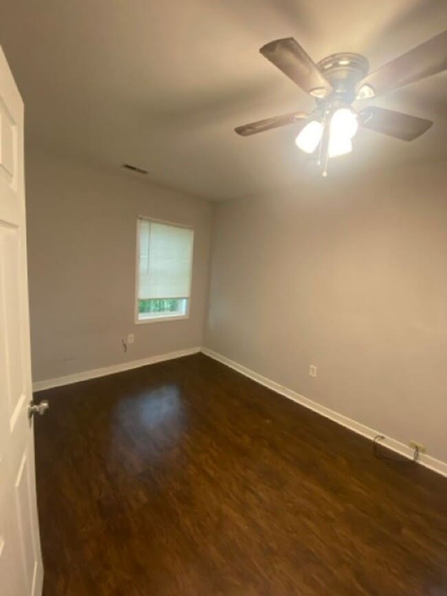 Building Photo - Cute 3 Bedroom Manchester Bungalow