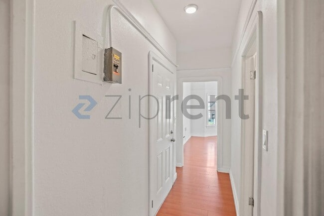 Building Photo - 1532 8th Ave