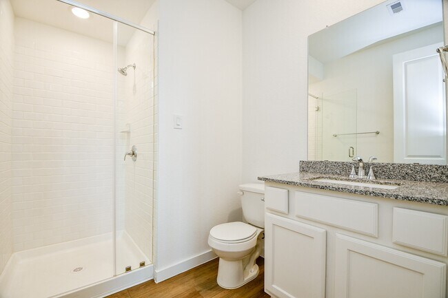 Building Photo - 943 Malibu Shr Ln