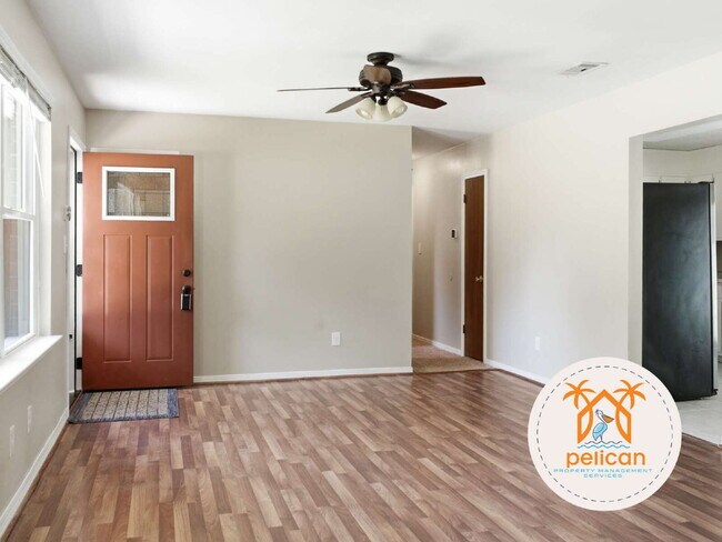 Building Photo - "Charming 3-Bedroom Retreat on Deedra Avenue - Spacious Living at 1325 Sq Ft in Pensacola!"